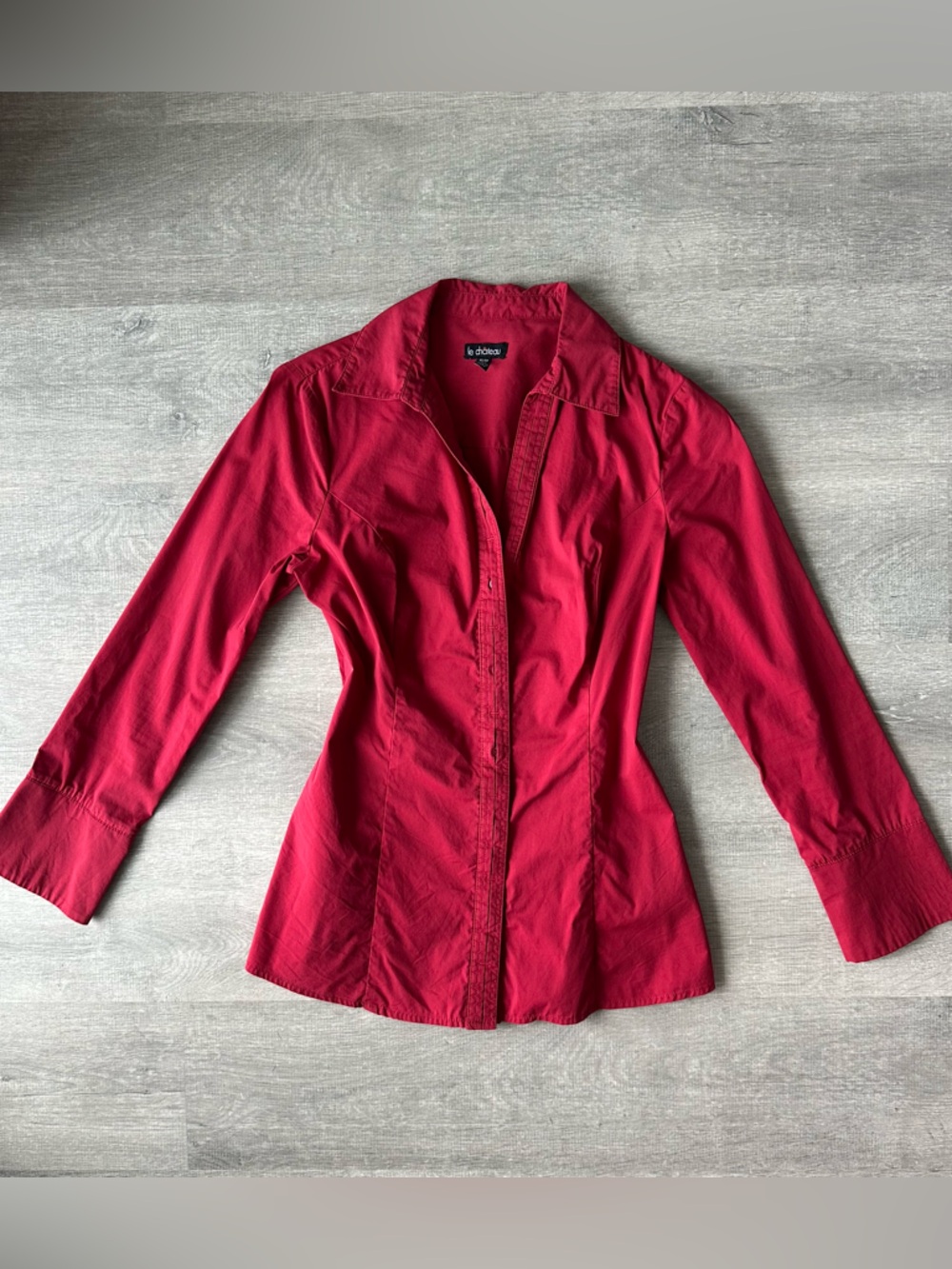 Le Château Fitted Button-Down Shirt in Red